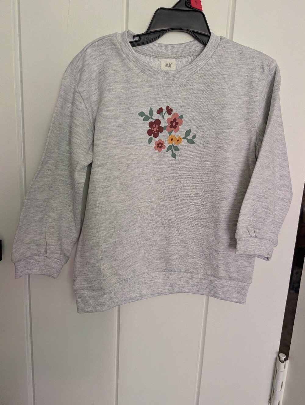 NWT H&M 3T Gray With Floral Pullover Sweater